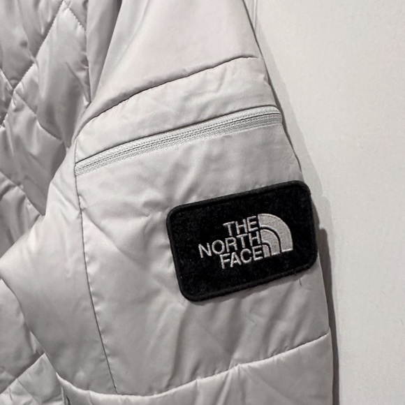 NWTS! Northface Women’s  Reversible Jester Jacket - Picture 5 of 5